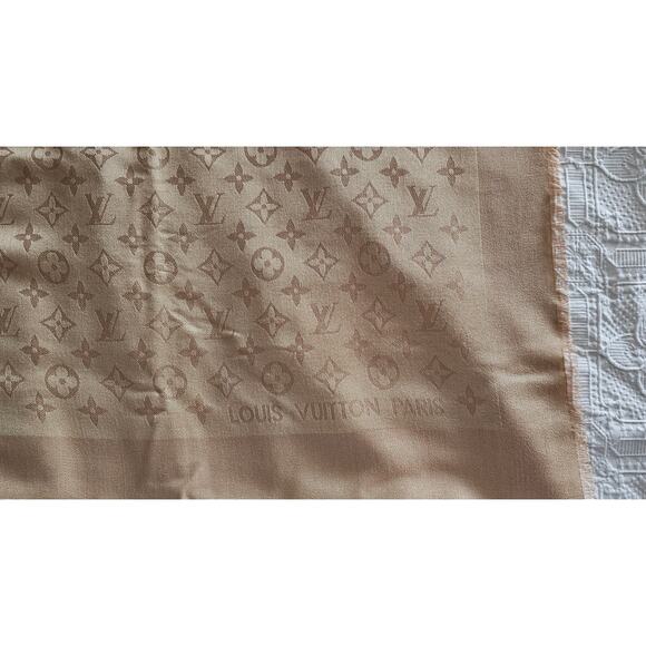 Louis Vuitton Silk Wool Monogram Shawl - Picture 7 of 13